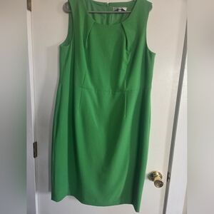 Elegant Green Sleeveless Dress